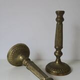 Paire d'anciens bougeoirs en laiton