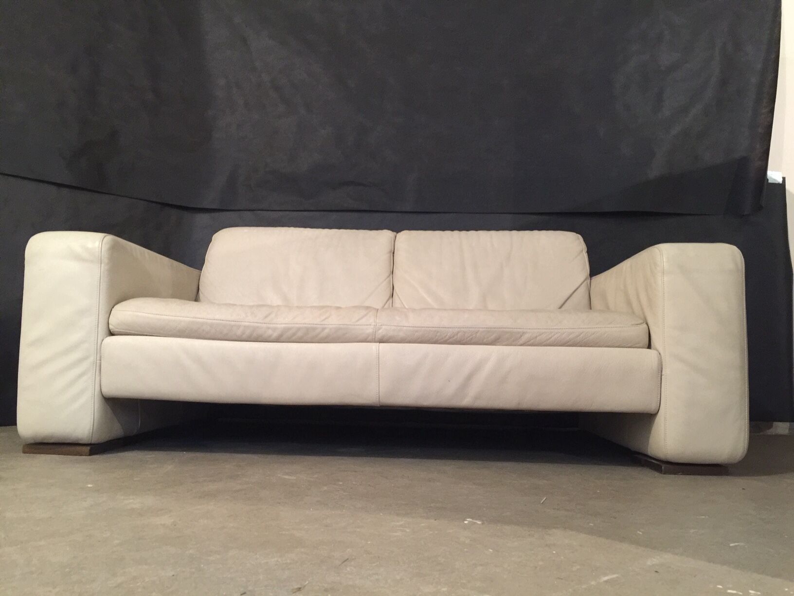 Natuzzi design sofa in cream leather