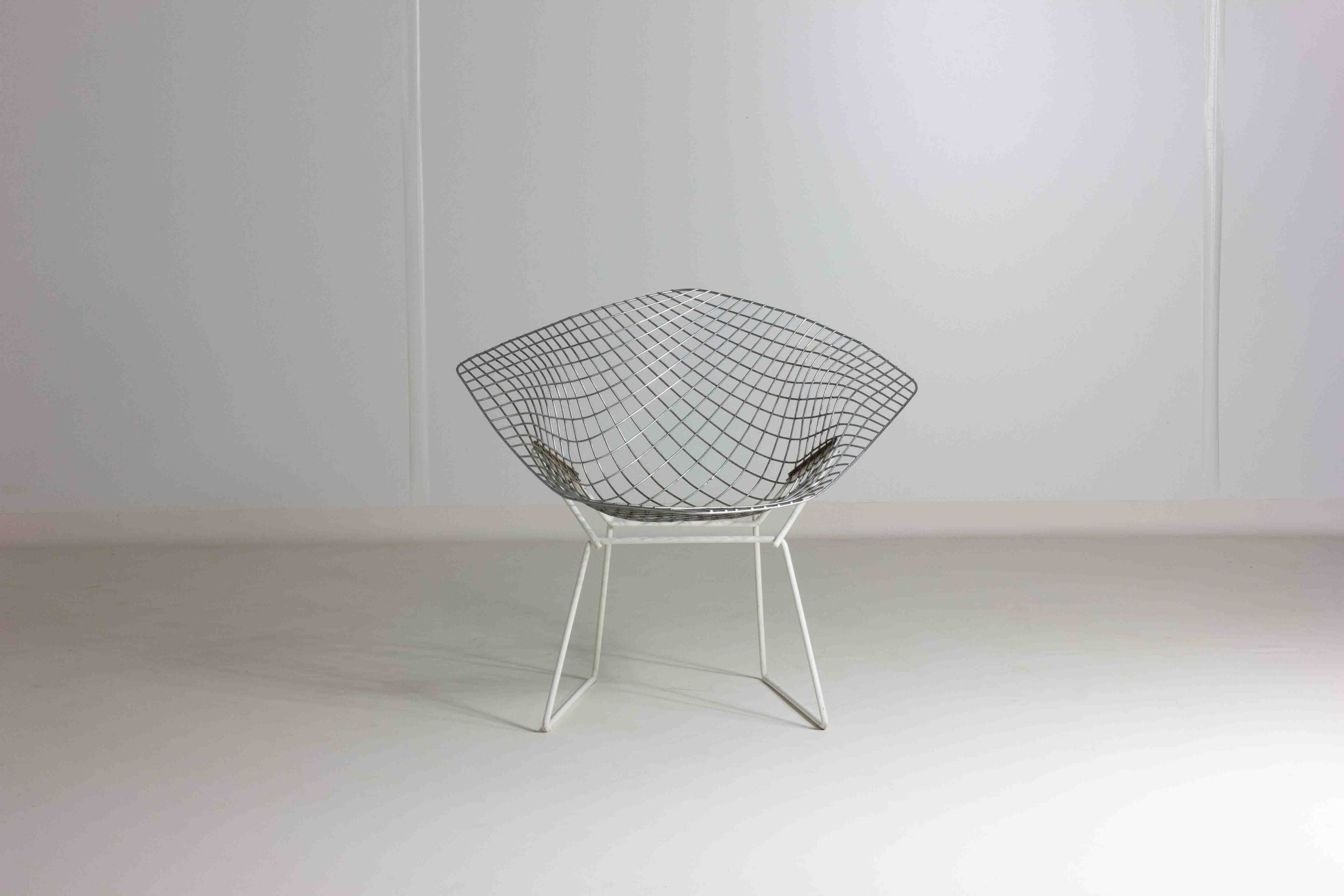 Rare Bertoia diamond chairs with ottoman for Knoll International, 1970s