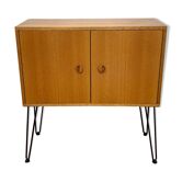 Scandinavian style booster console with pin feet