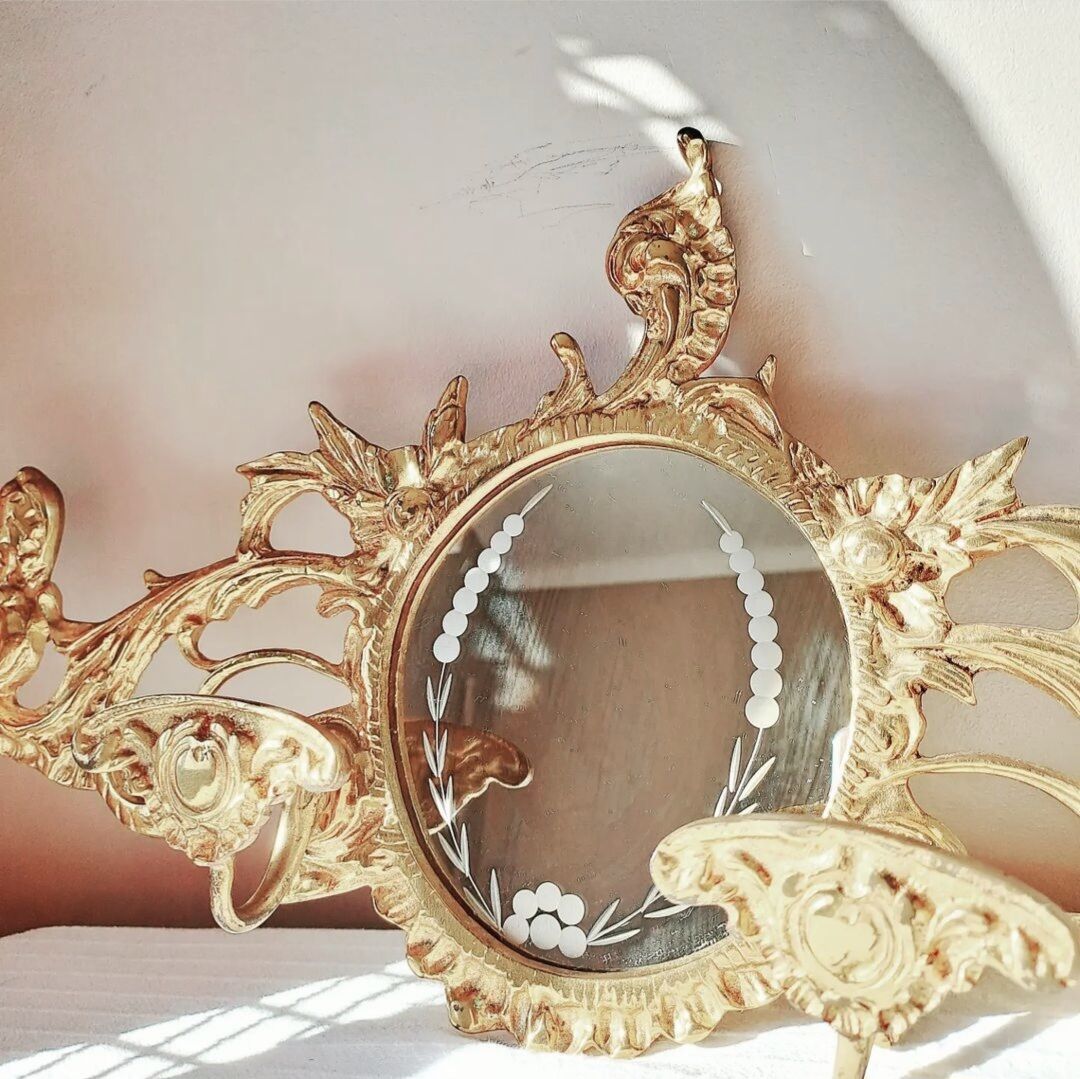 Bronze wall coat rack with chiseled mirror