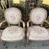 Paire de fauteuils médaillon d’époque Louis XVI