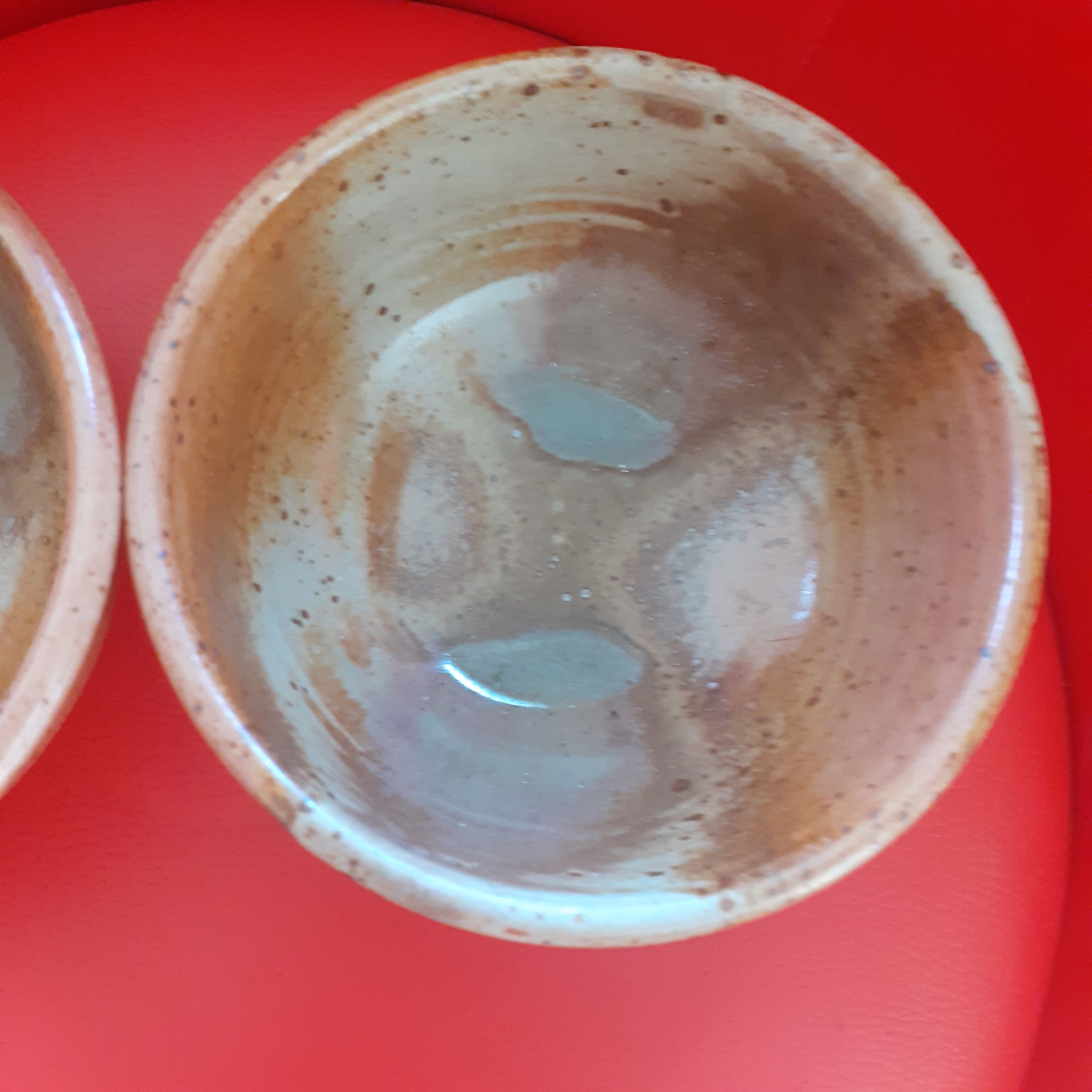 2 Bowls in flamed sandstone