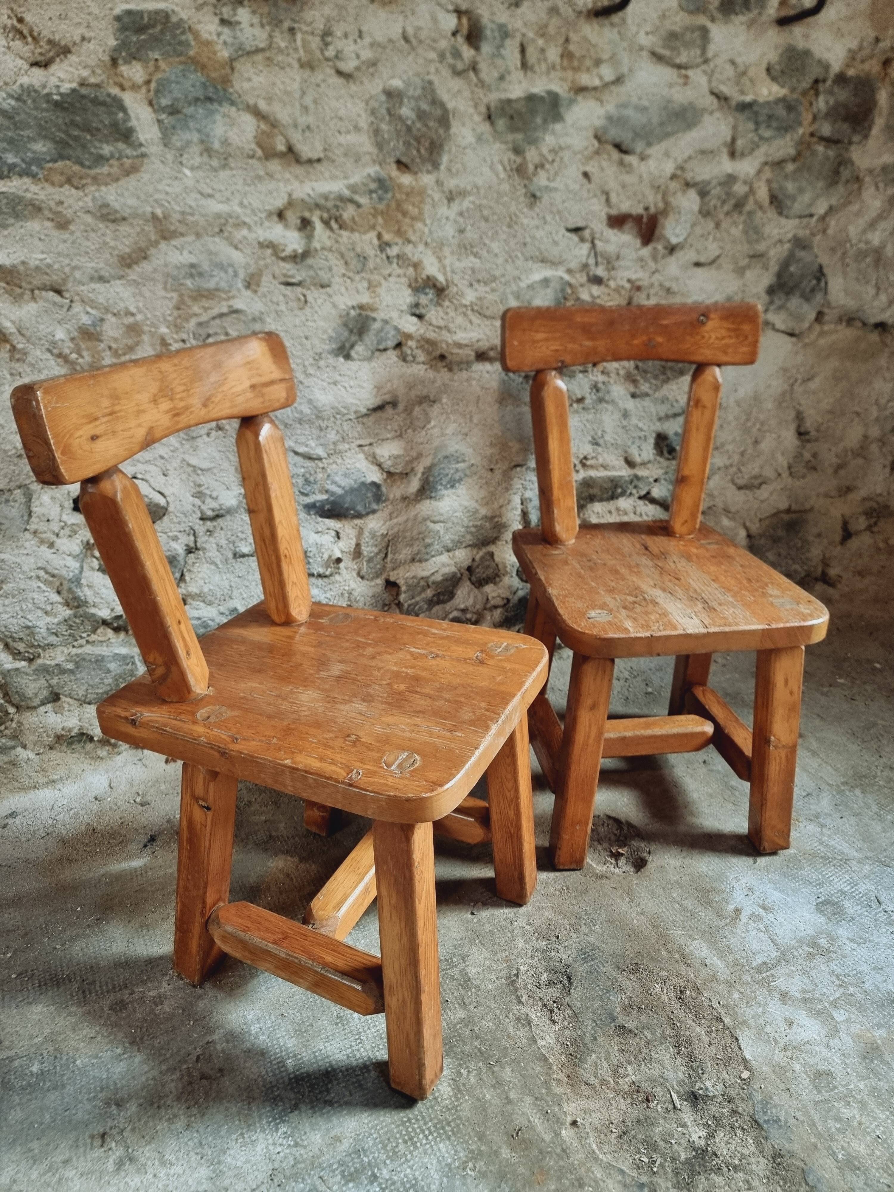 Pair of Canadian Brutalist Pine Chairs – Rustic Design from the 1970s