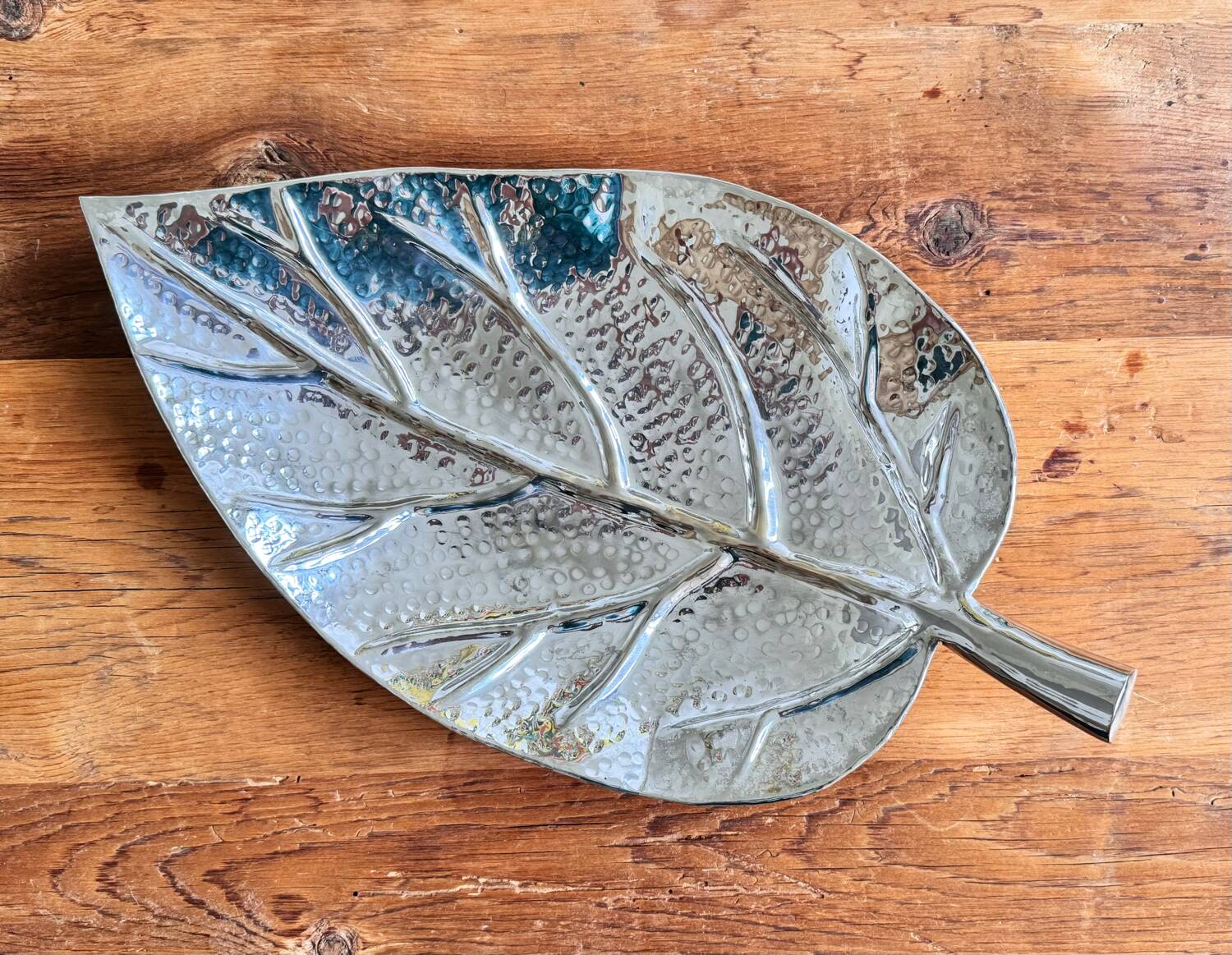 Grand plateau, centre de table en forme de feuille