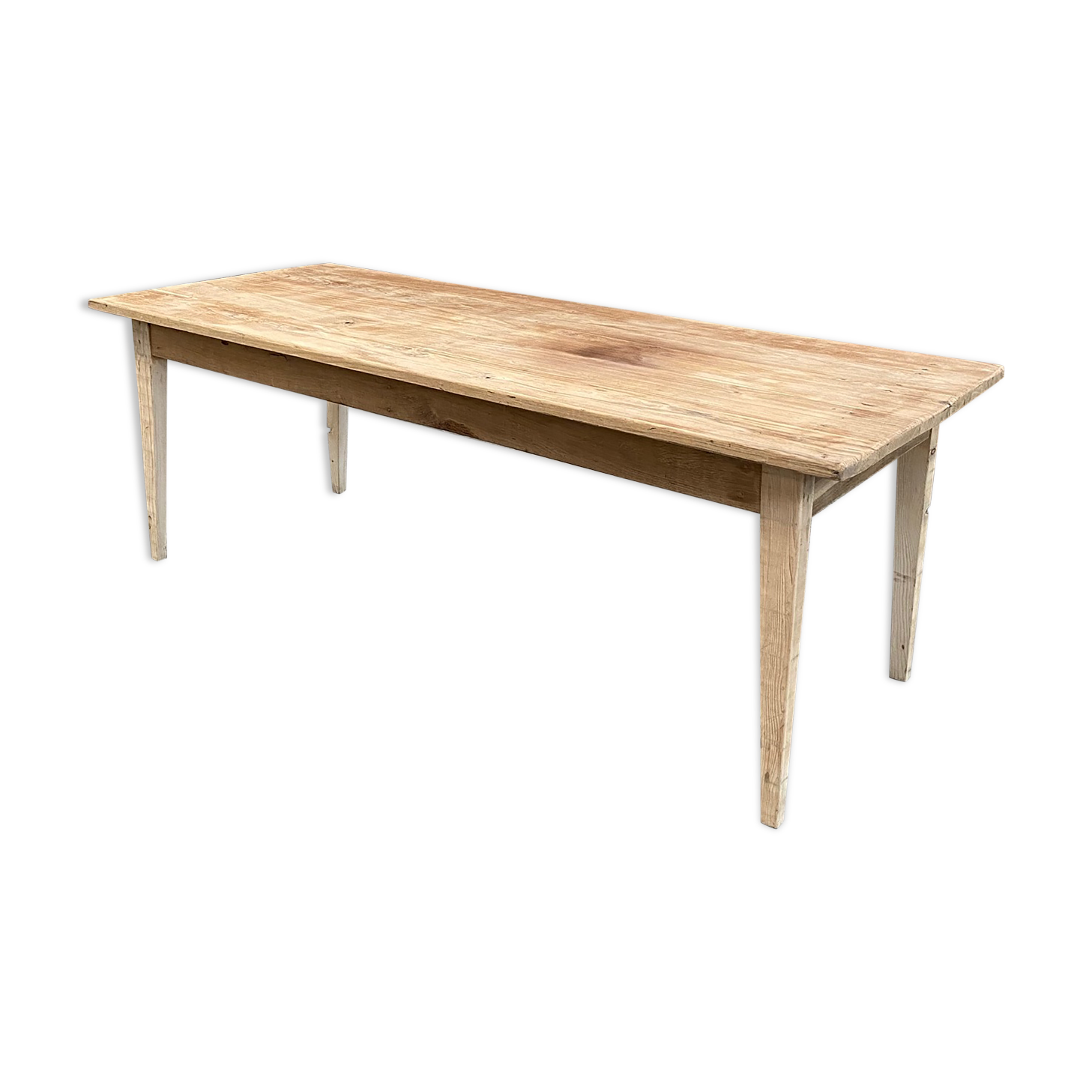 Farmhouse table spindle legs