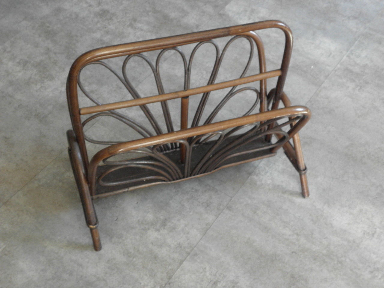 Review door does rattan