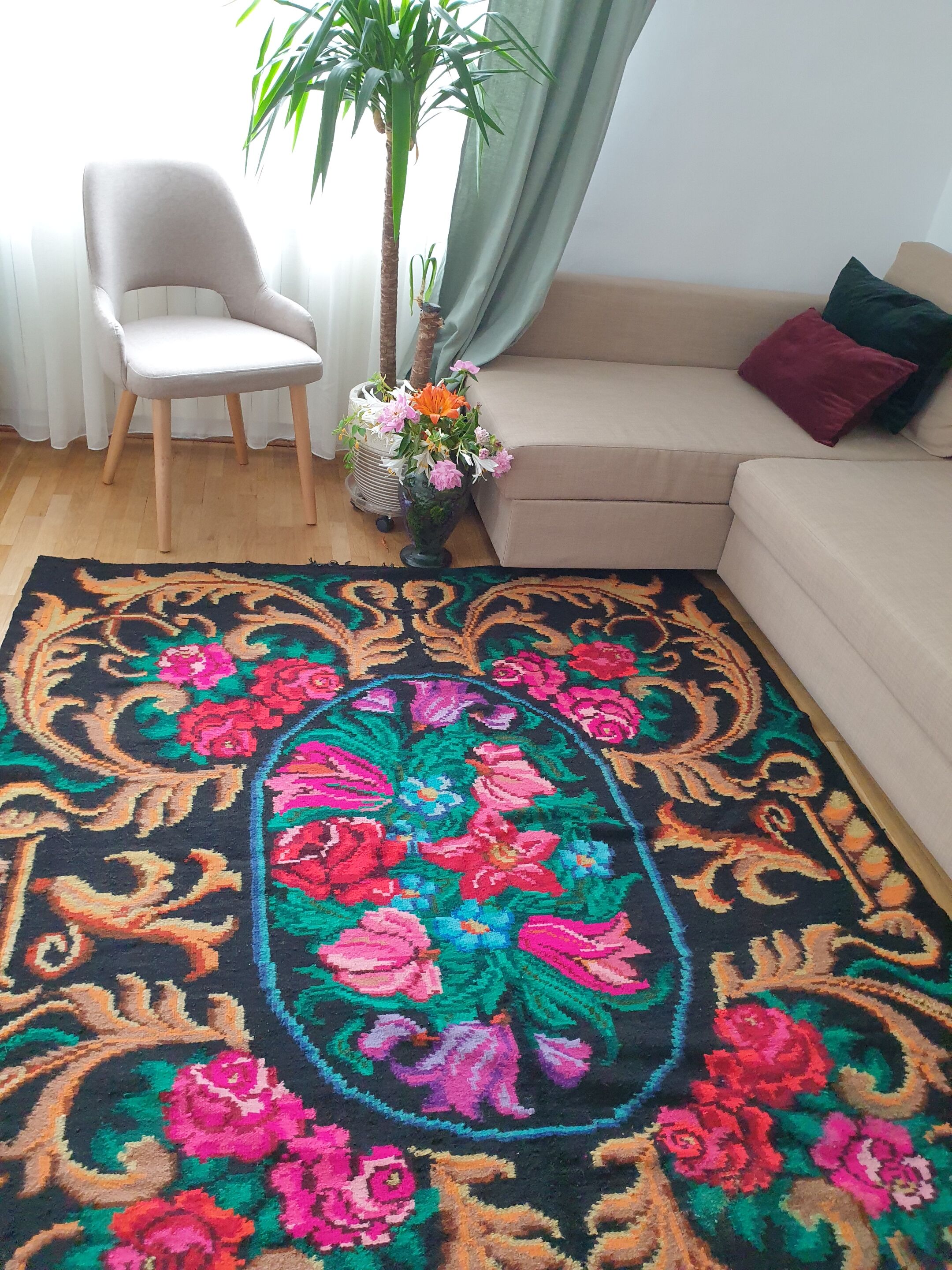 Tapis floral en laine de Moldavie de style bohème - 182×208 cm