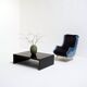 Fauteuil à dossier haut des années 1950, retapissé en velours bleu et mauve