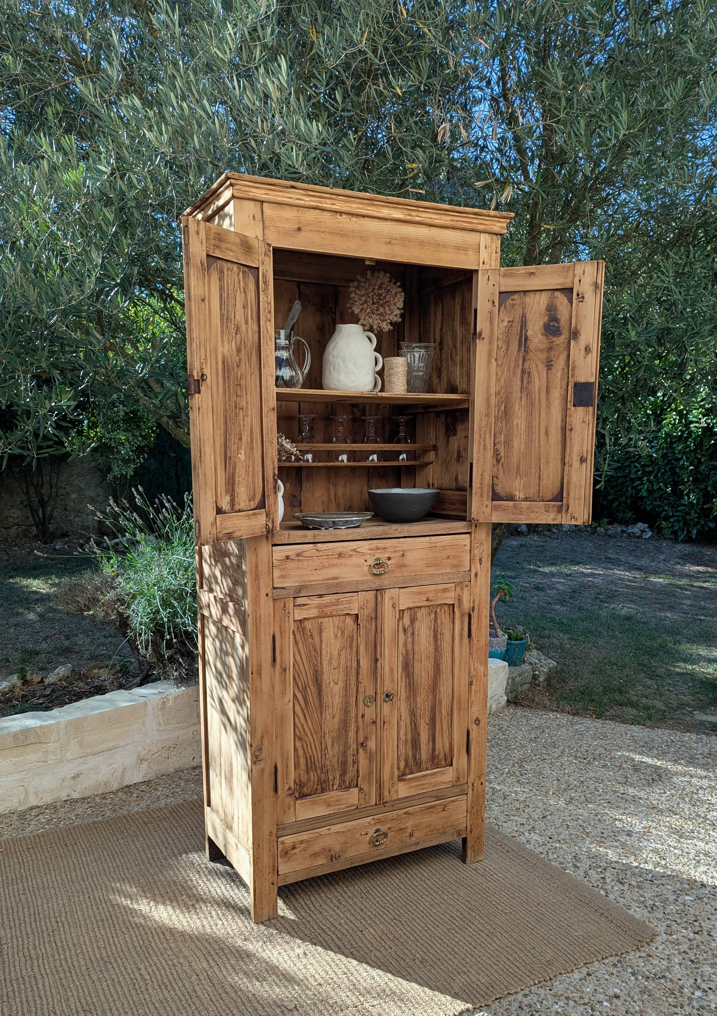 Standing man's wardrobe