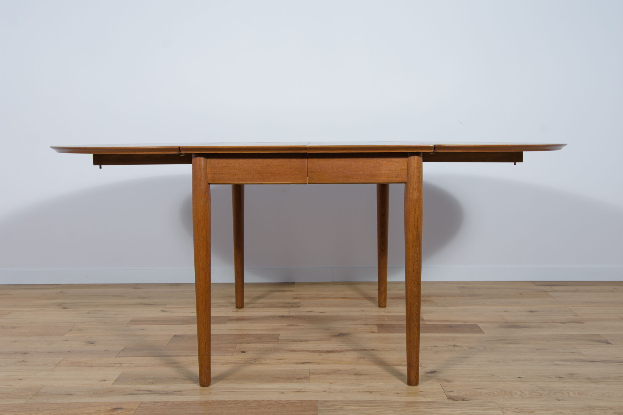 Table à manger extensible en teck, années 1960