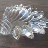 Shell-shaped catchall