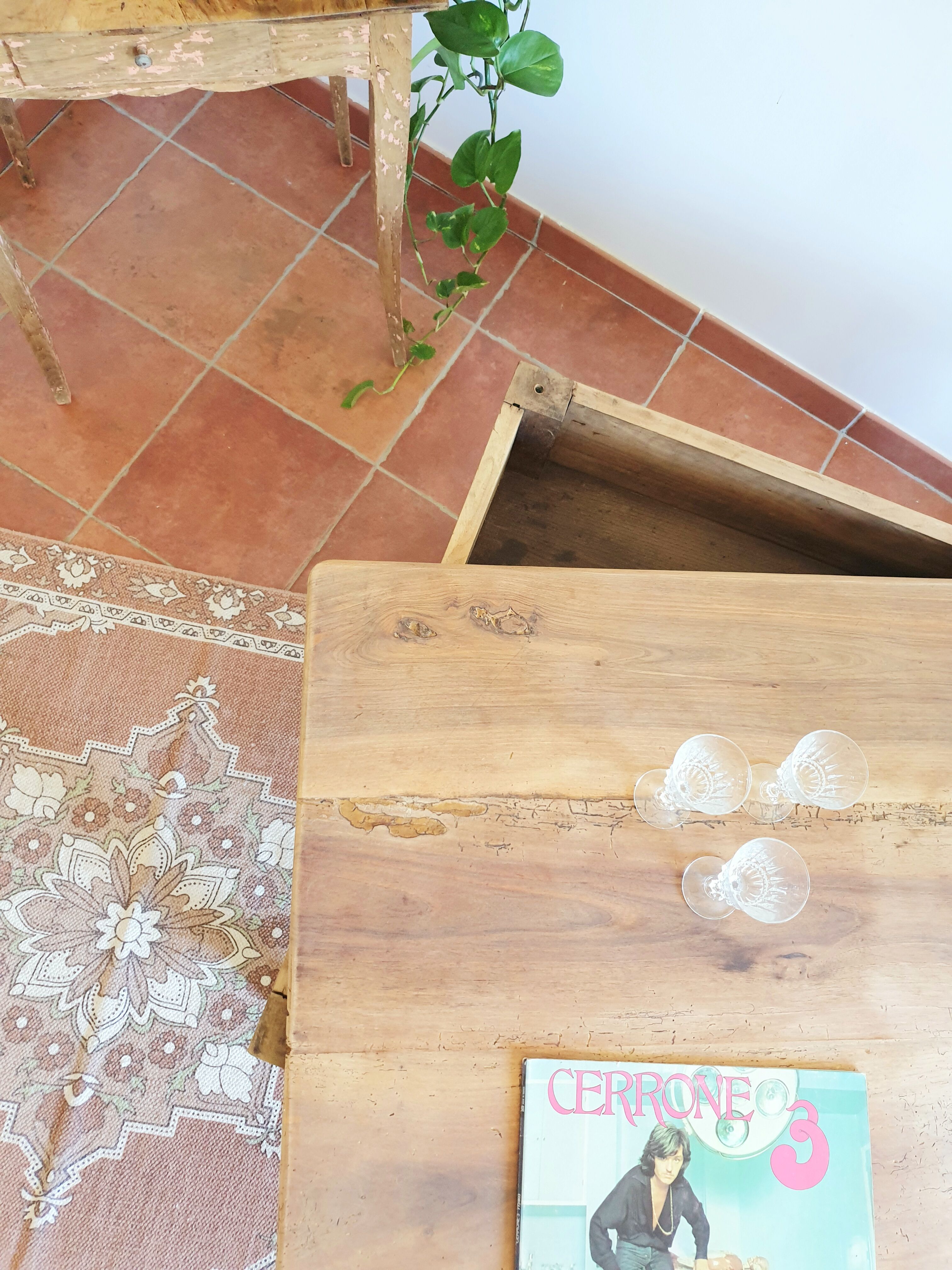 Table basse en noyer