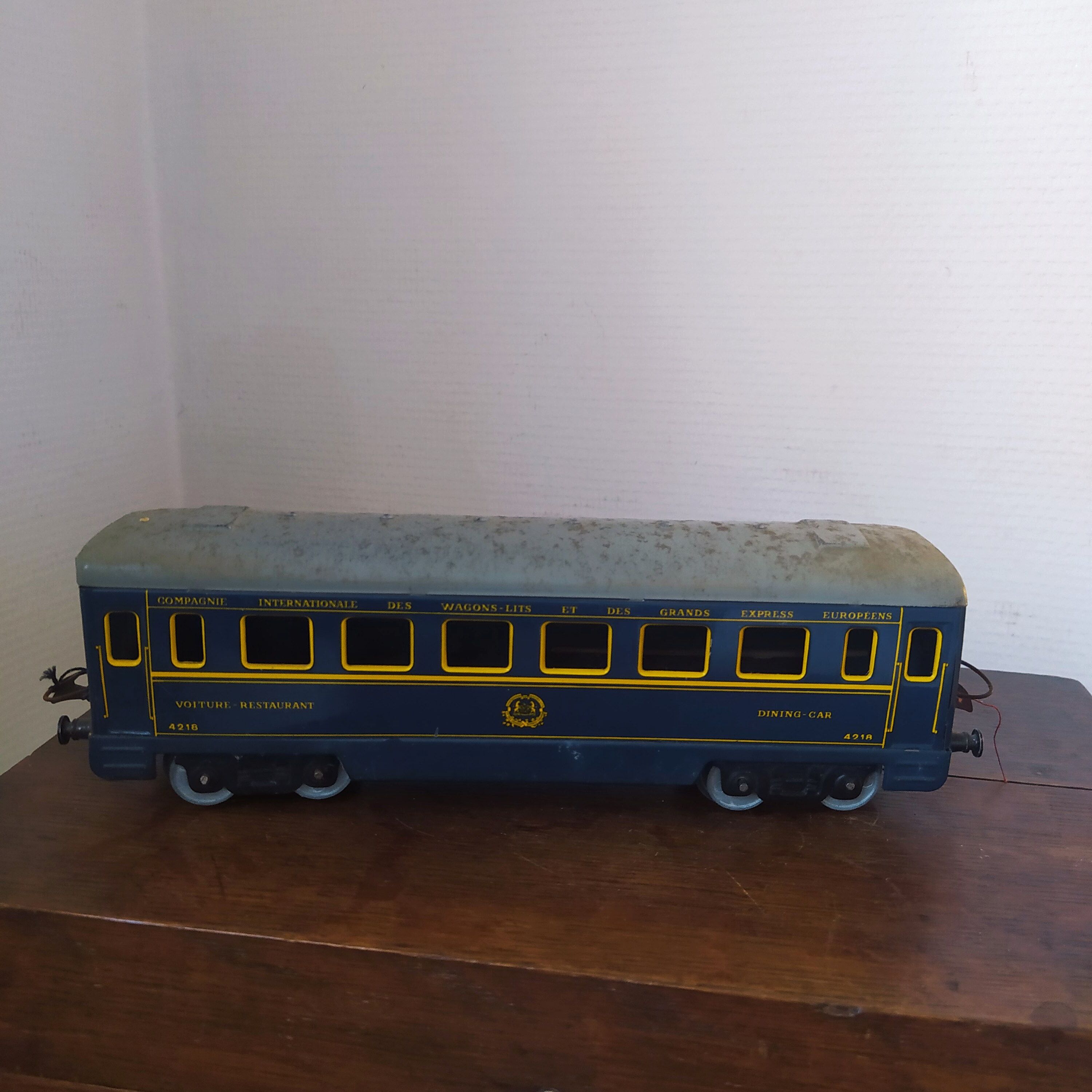 car car restaurant Hornby Meccano