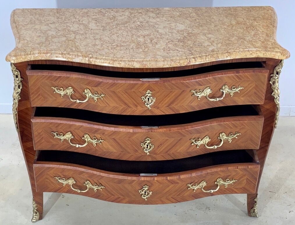 Commode style Louis XV bois de rose