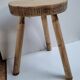 Tabouret vachet tripode bois massif clair