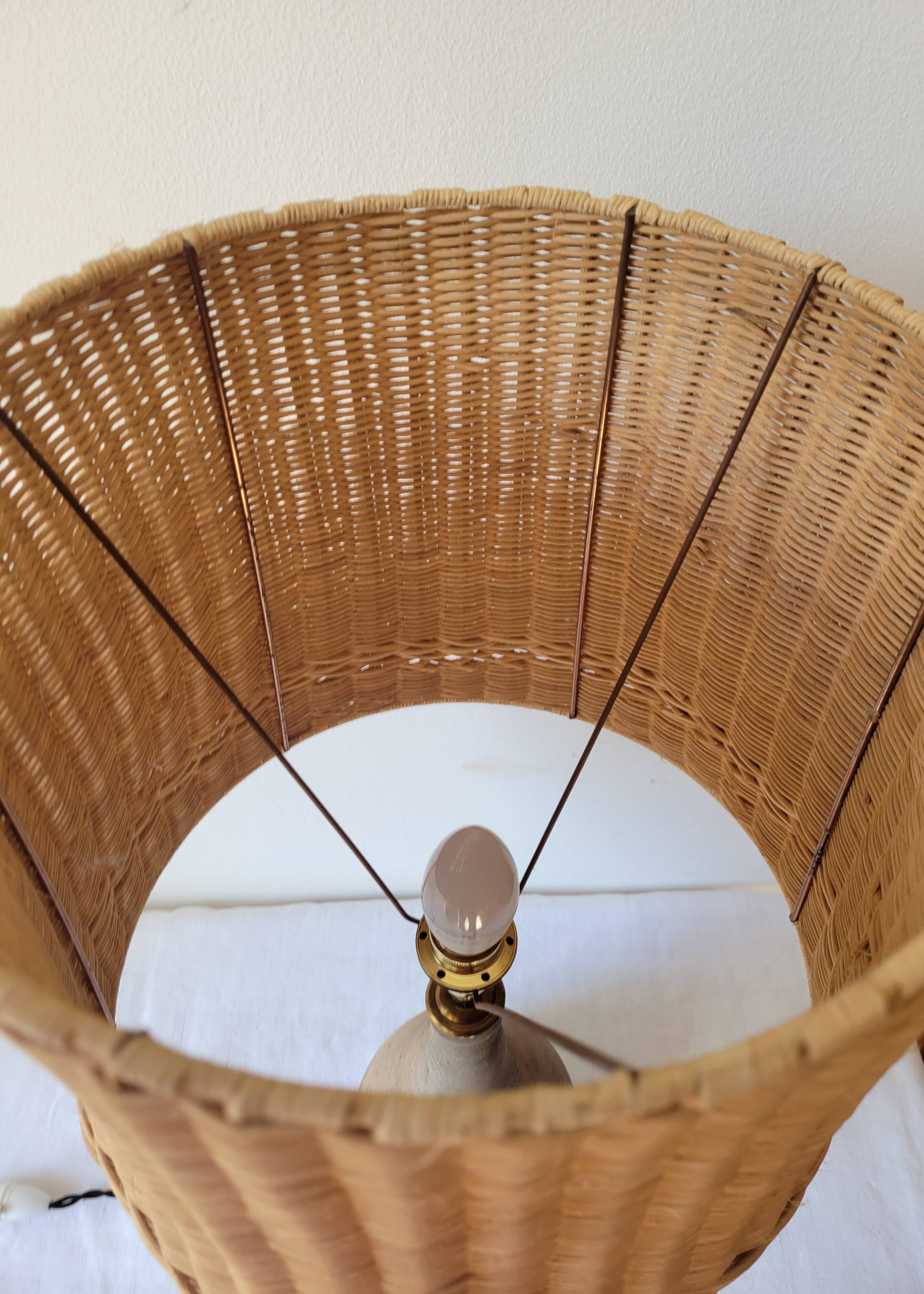 Ceramic and rattan lamp