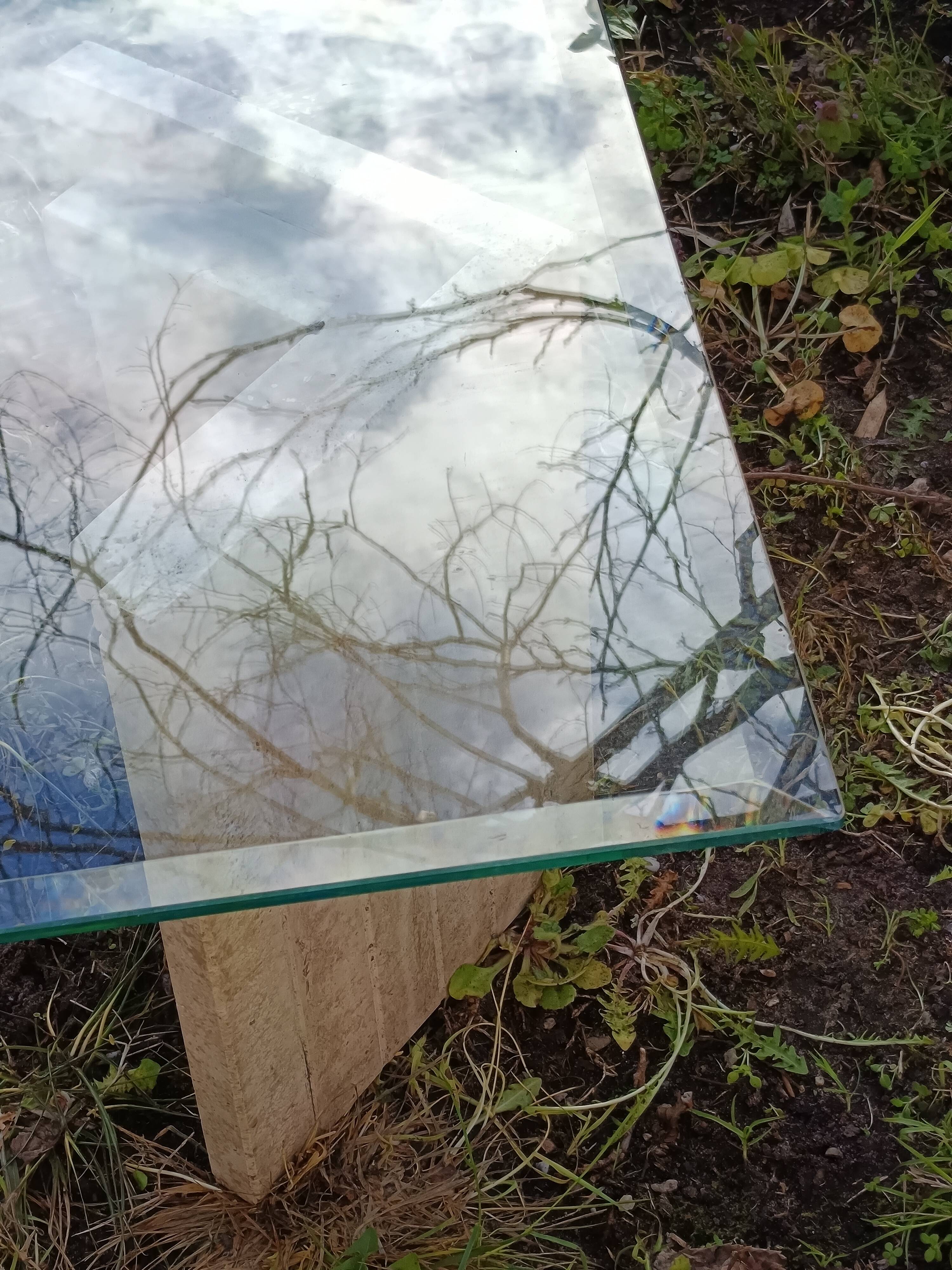table basse design 1970 verre et travertin