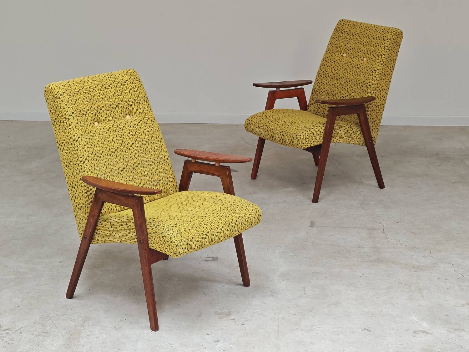 Pair of Yellow armchairs by Jaroslav Smidek for Ton (Thonet) Expo 58