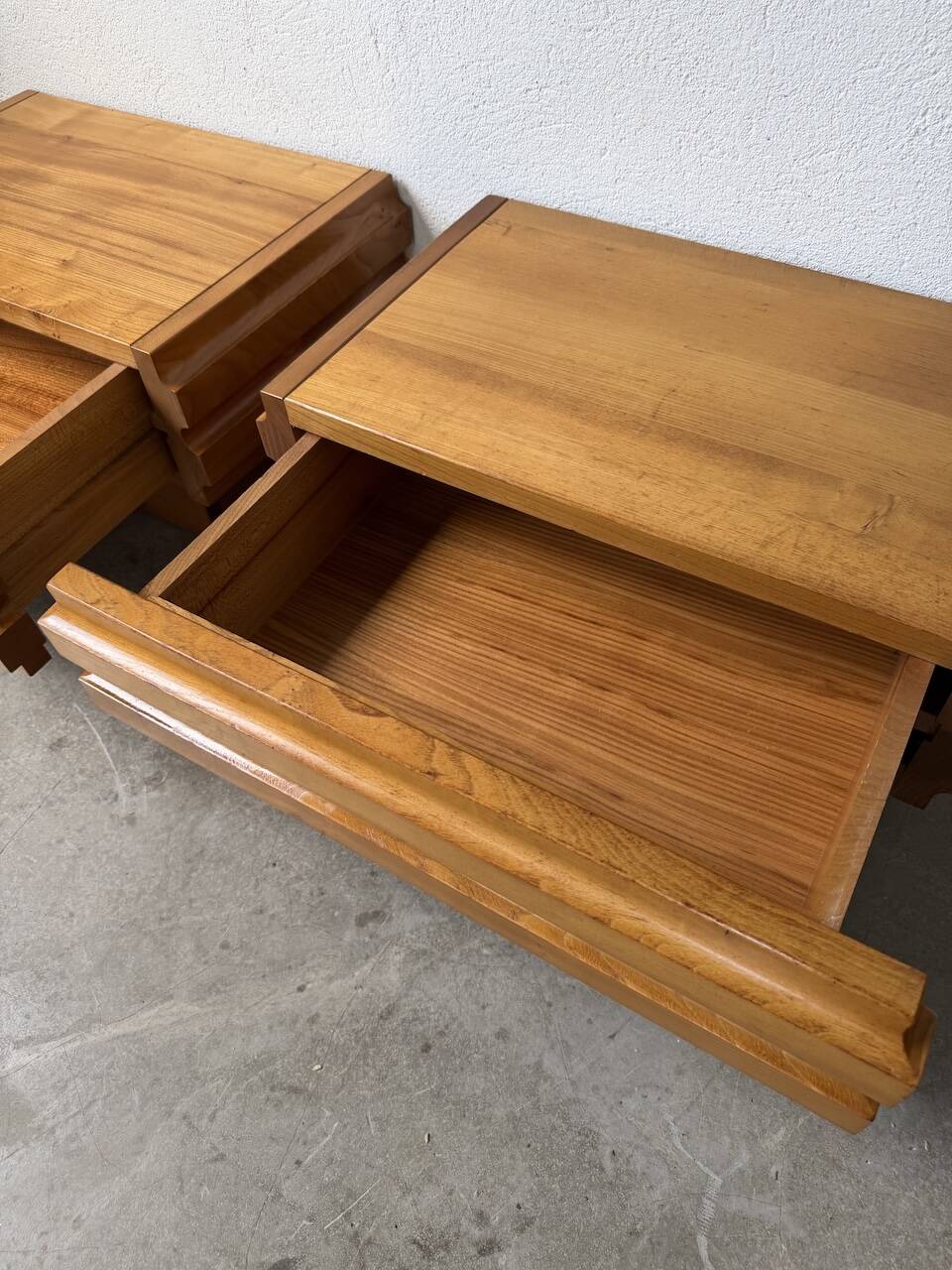 Paire de chevets en orme Maison Regain