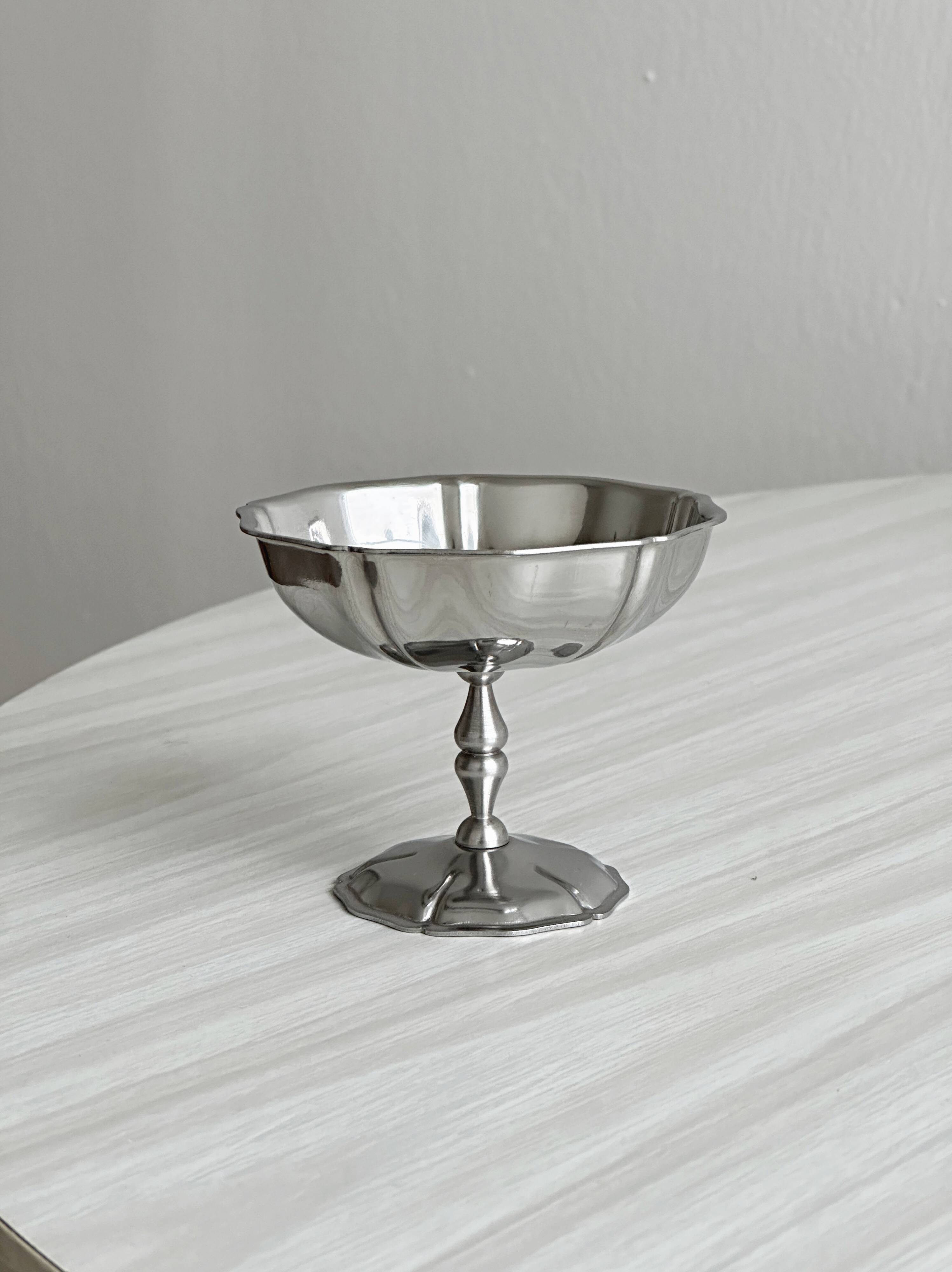 6 stainless steel bowls
