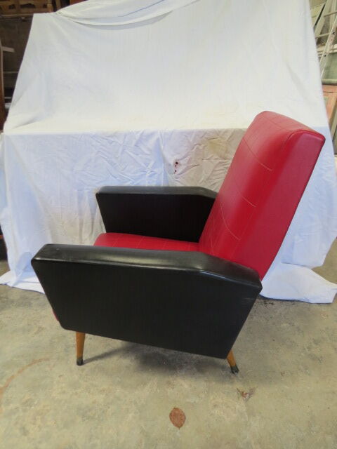 Fauteuil skai rouge et noir vintage