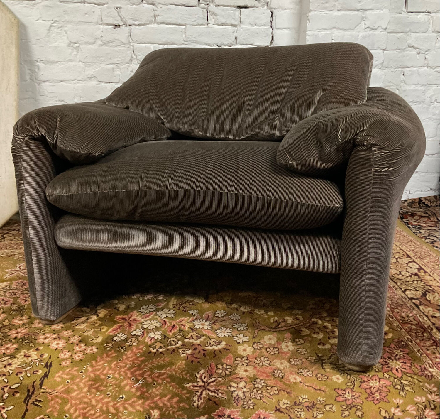 Maralunga armchair and Ottoman by Vico Magistretti 70s