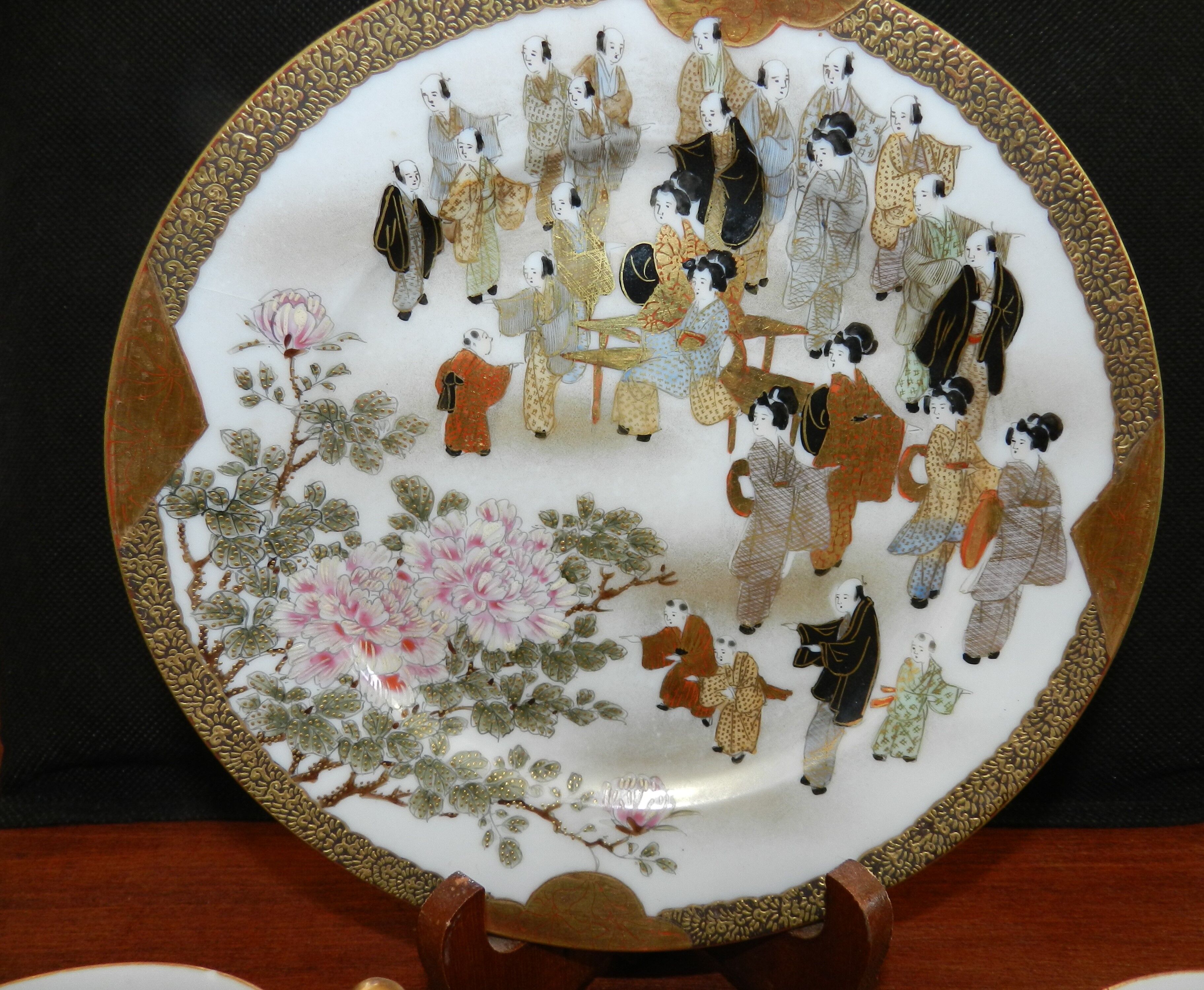 Set of 3 pieces head to head in fine Chinese porcelain with decoration scenes of Palace