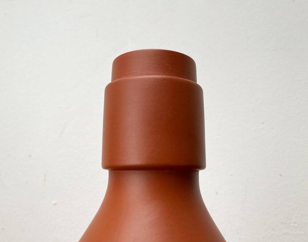 Minimalist German vase from the mid-century, Wormser Terra-Sigillata pottery, 1960s.