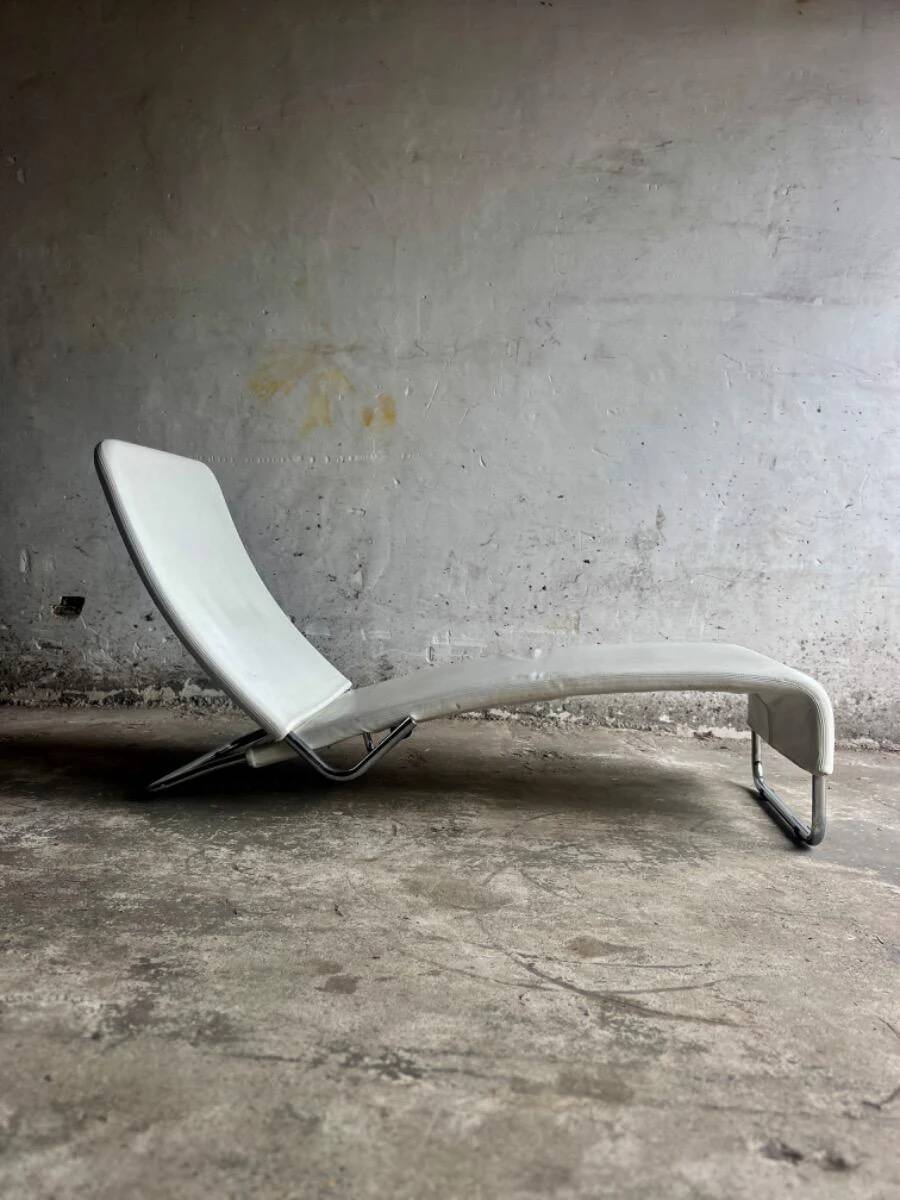 White leather Tuoli lounge chair by Antti Nurmesniemi for Cassina (1970) — chrome frame