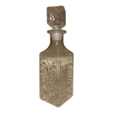 Carafe en verre ciselé