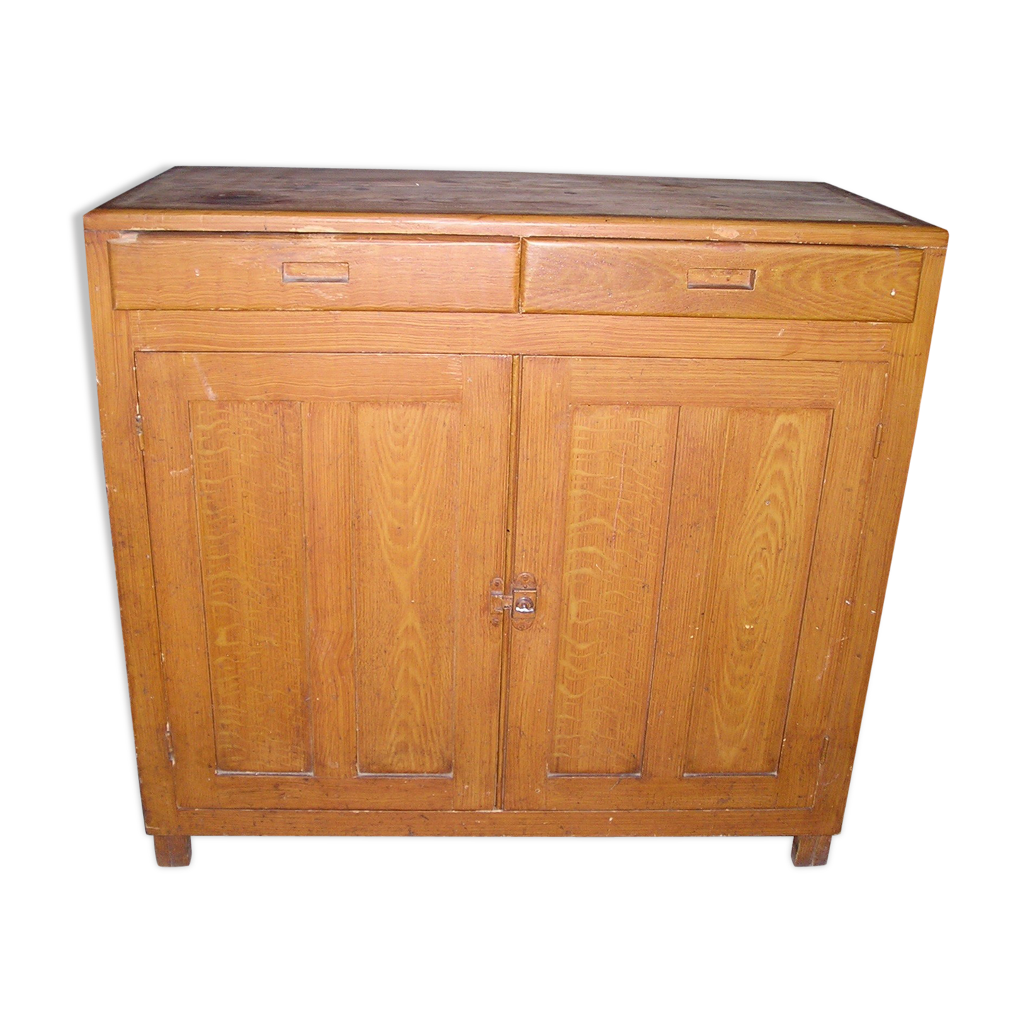 Buffet parisien en sapin