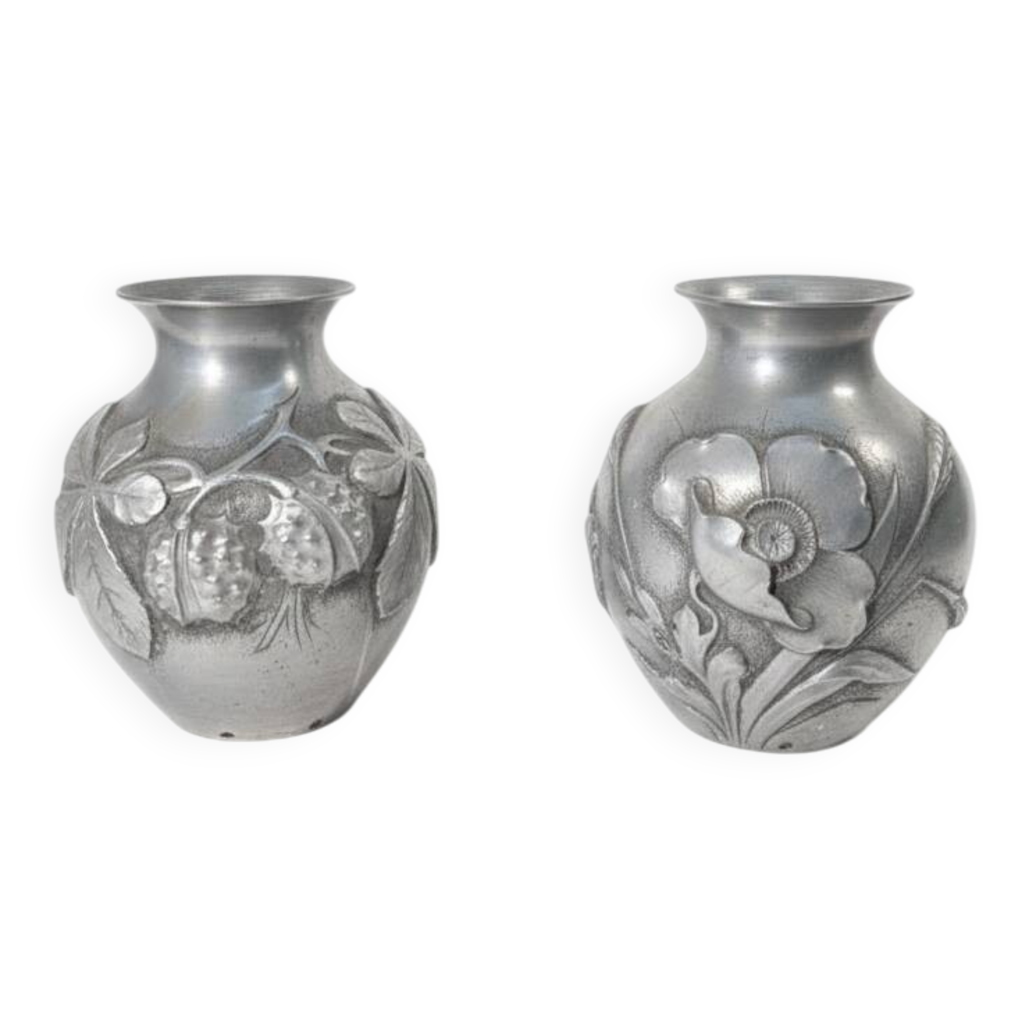 Pair of Art Deco vases in aluminium Signed