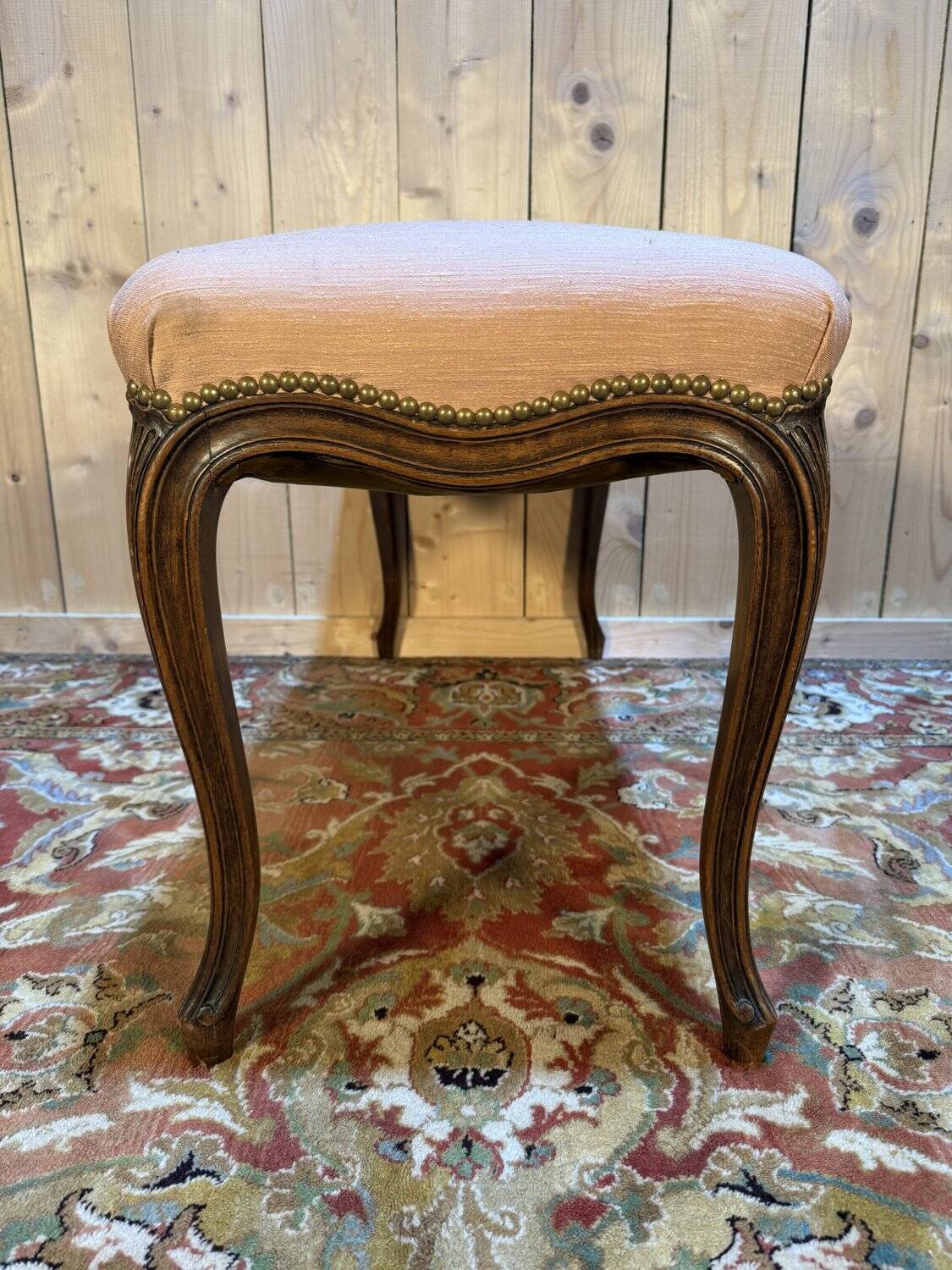 Louis XV style piano bench in pink fabric