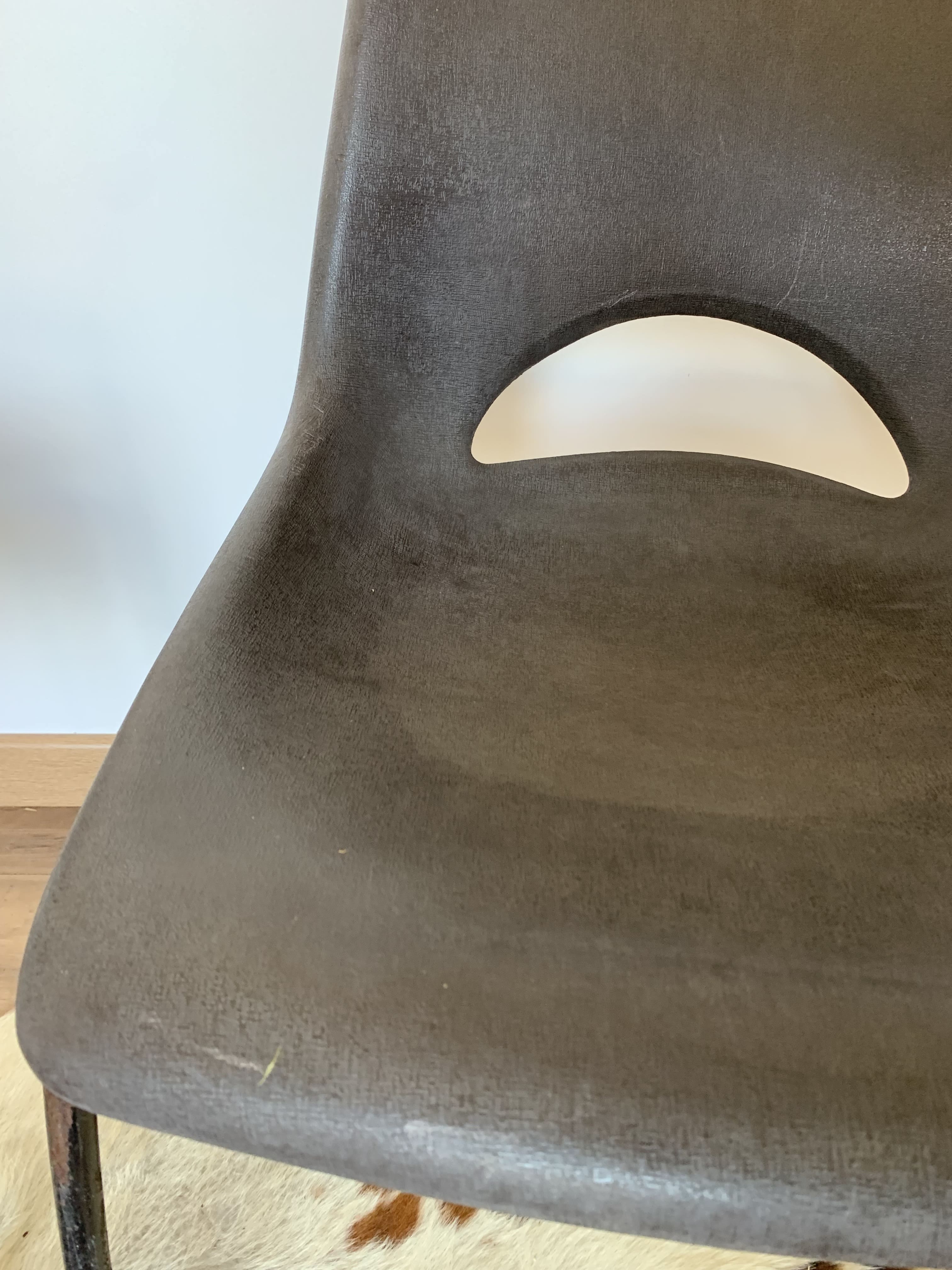 Chaise coque plastique marque Sitting