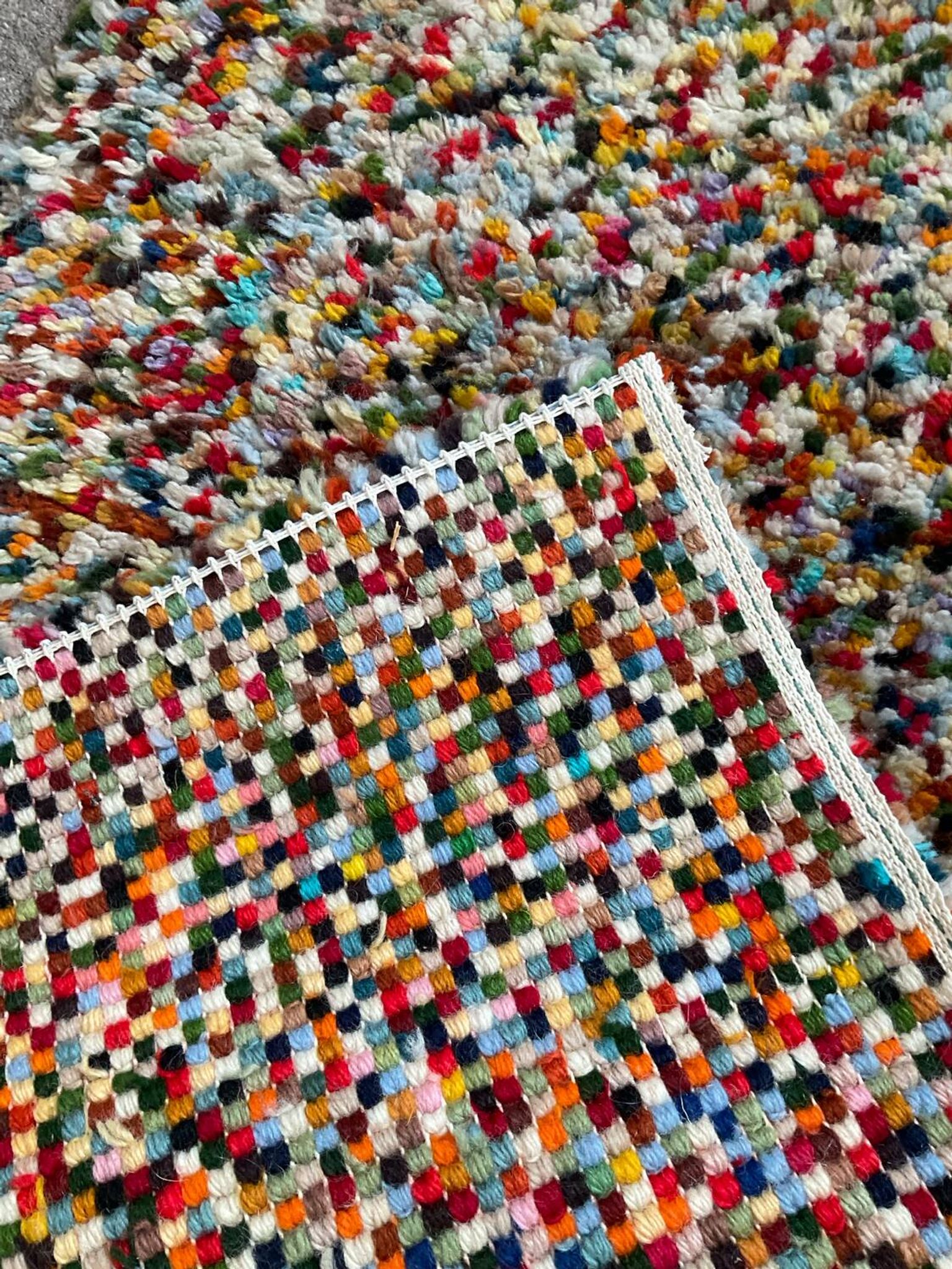 Tapis vintage en laine tissée