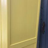 Simple yellow Parisian wardrobe