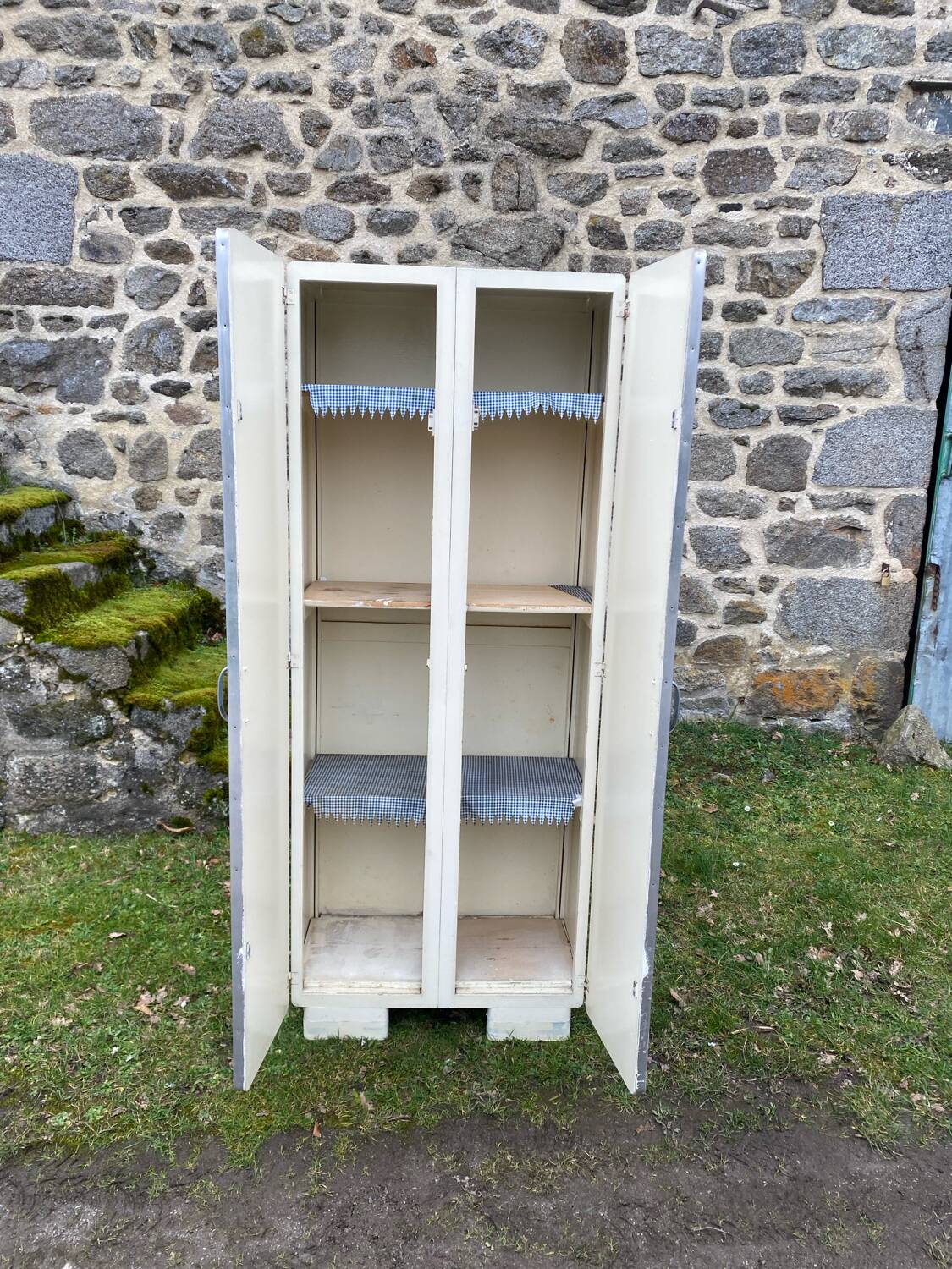 Armoire vintage en Formica bleu (vert d’eau)