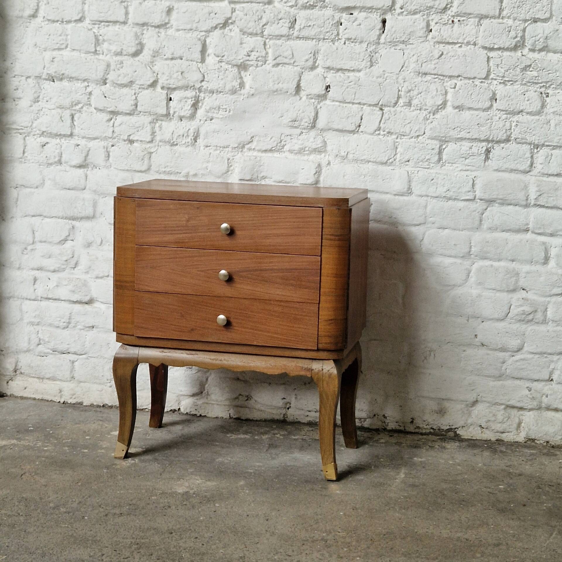 Small vintage Art Deco piece with 3 drawers, curved legs and caps.