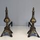 Paire de chenets en bronze ciselé et fer forgé de style Louis XVI