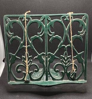 Cast iron lectern