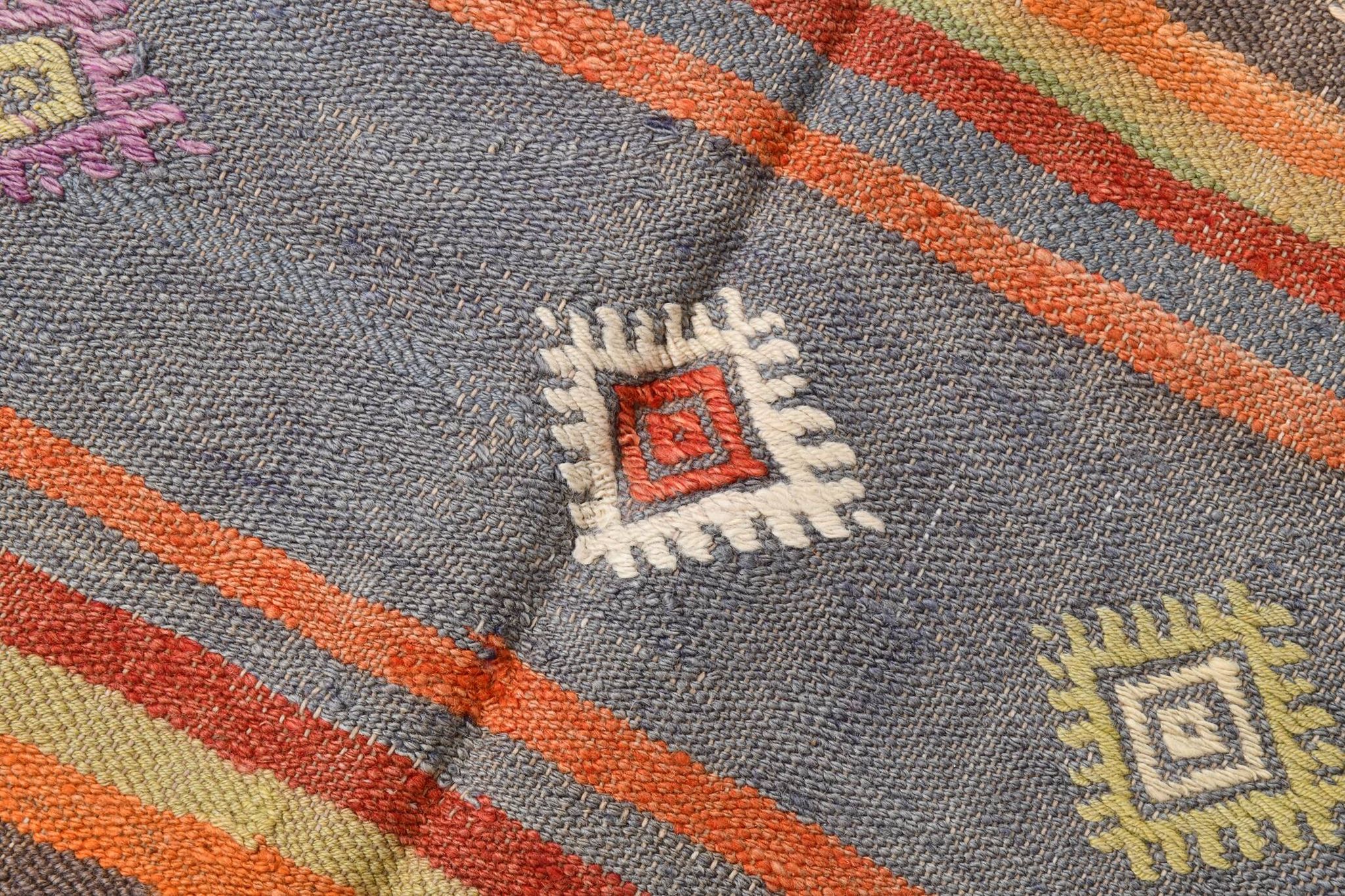 5x7 Tile Red & Grey Kilim Rug, Handwoven Vintage Kilim Rug, 140x221Cm
