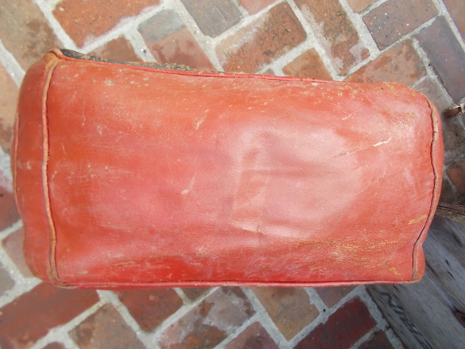 Red and black moroccan pouf