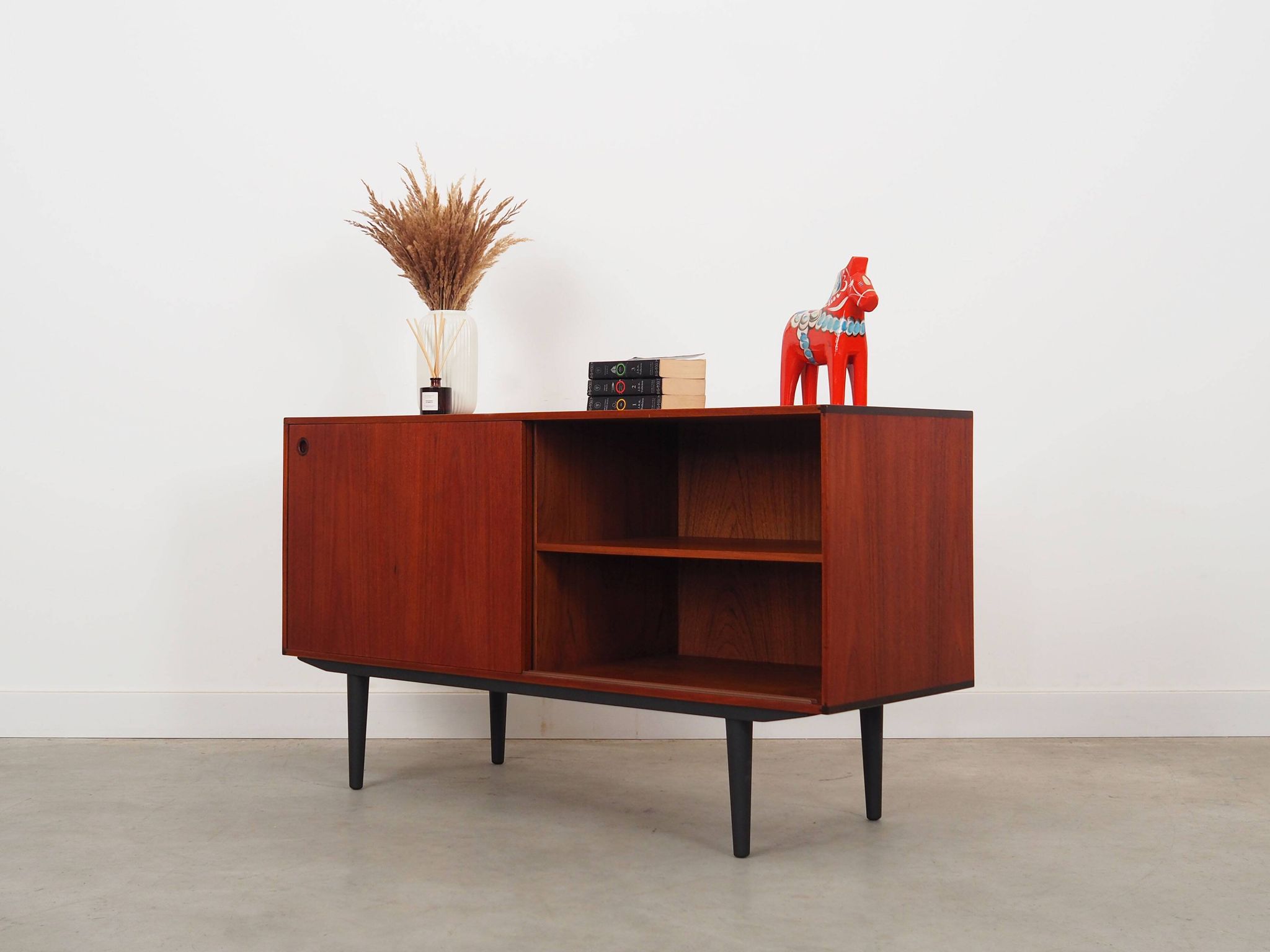 Meuble en teck, design danois, années 1960, production : Danemark