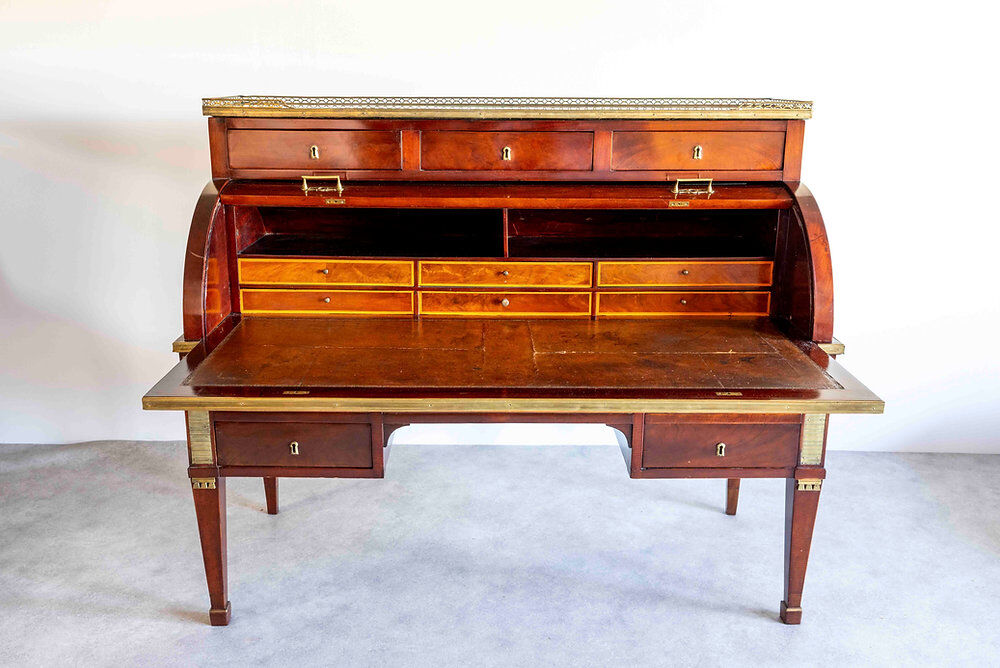 Large cylinder desk, Directoire