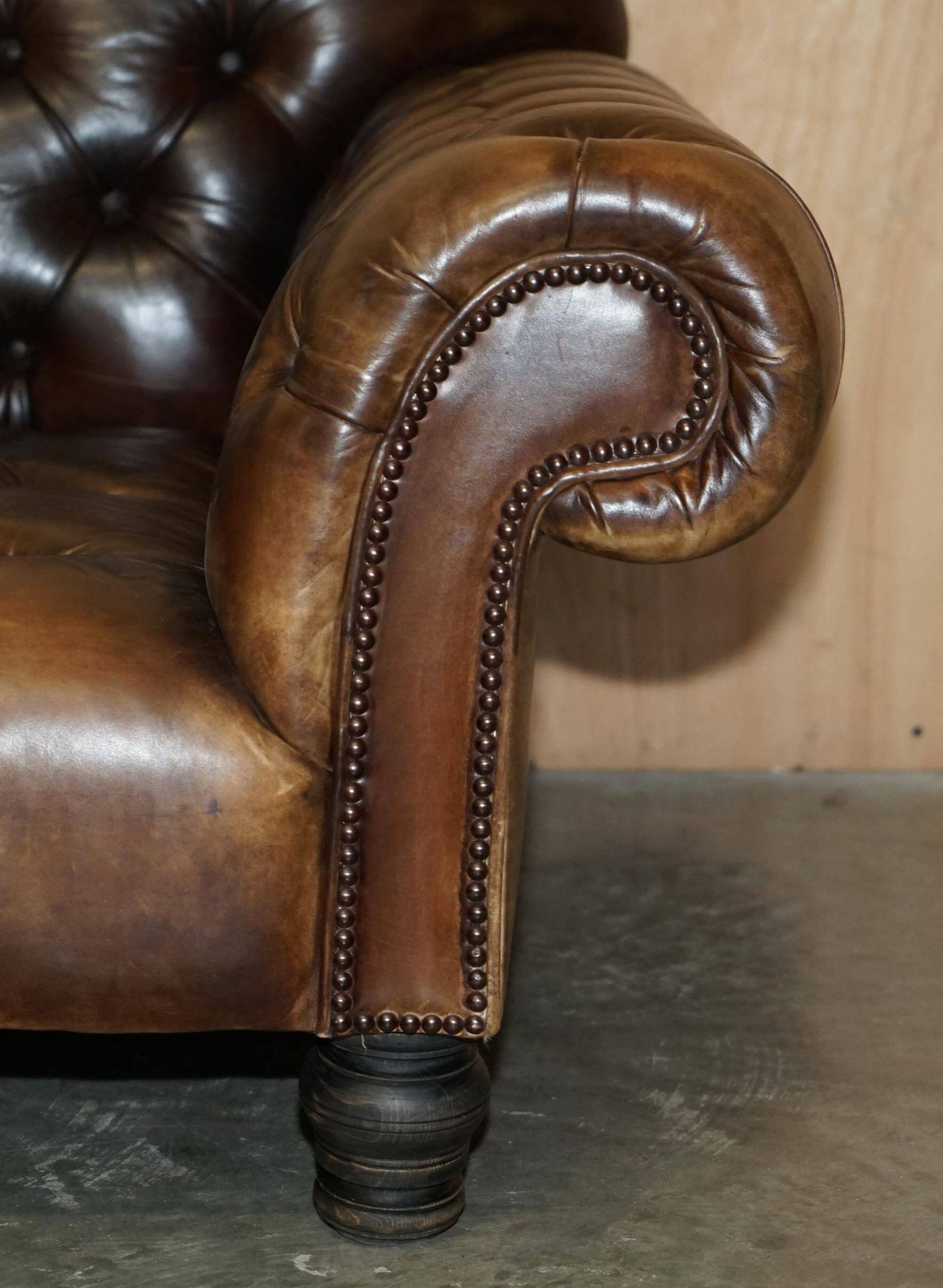 Vintage oversized Chesterfield canapé in hand-dyed leather.