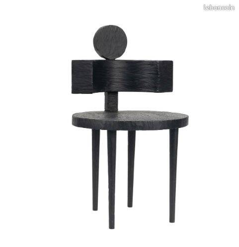 Sculptural chair ii room studio - maniera 29 solid carved and painted oak