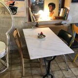 Table de bistrot en marbre