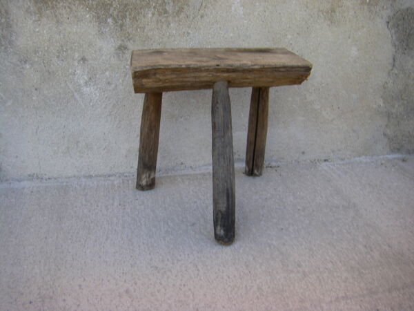 Tabouret de traite ancien