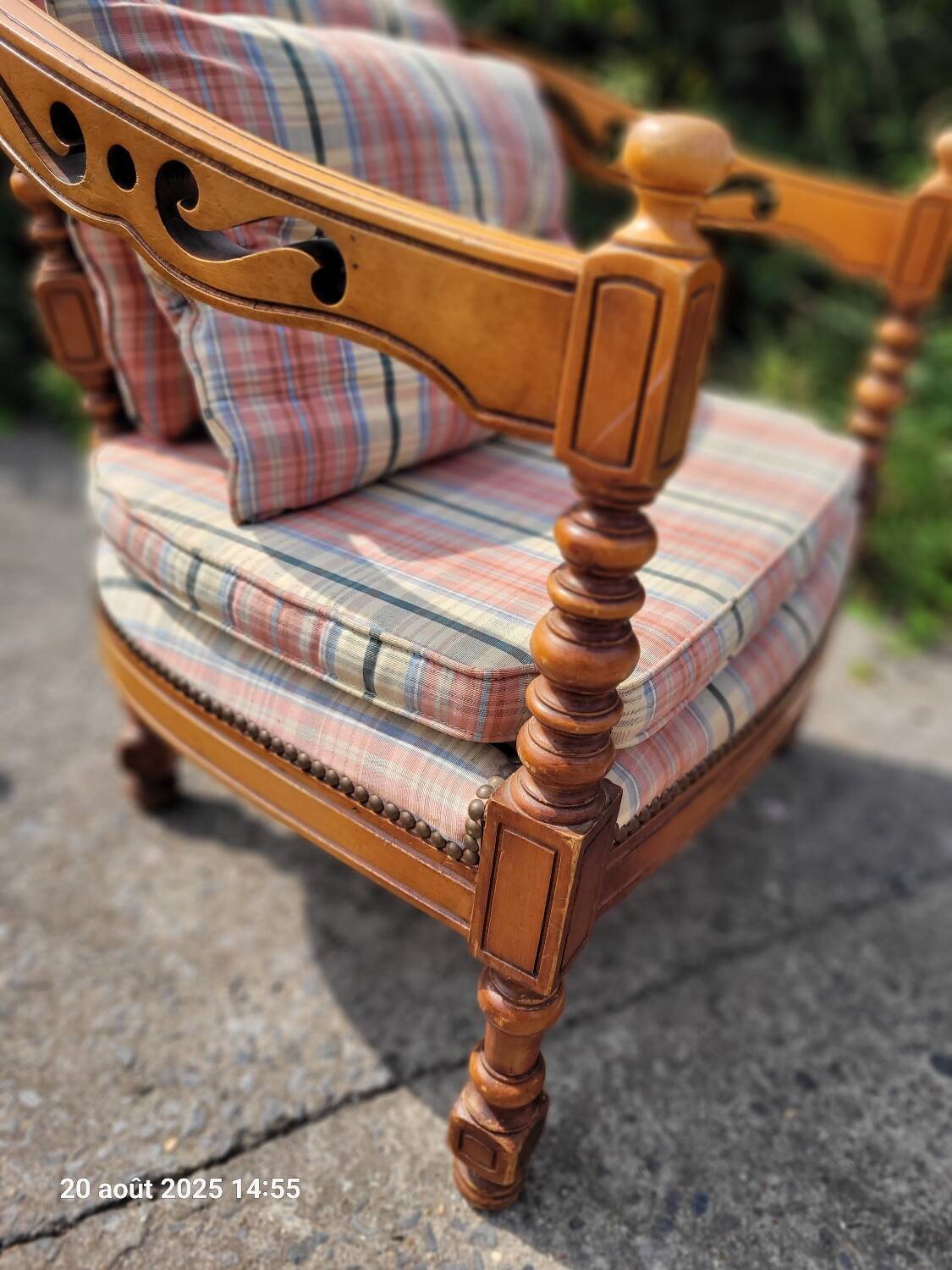 2 wooden armchairs by Giorgetti from the Gallery series from the 1970s.